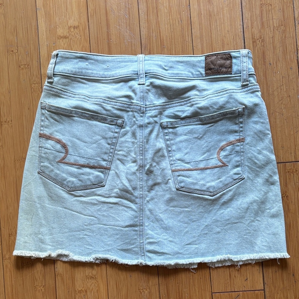 American Eagle Outfitters Light Wash Denim Mini Skirt - Picture 2 of 3
